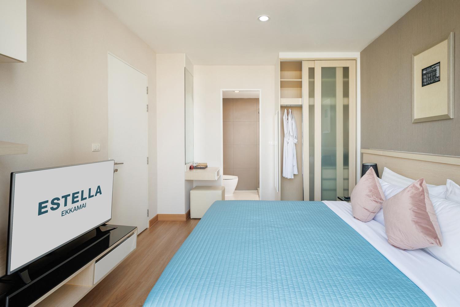 Estella Ekkamai Bangkok Exterior photo