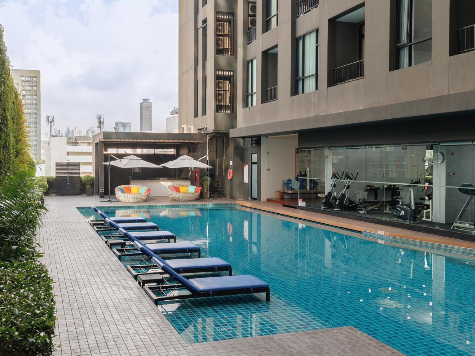 Estella Ekkamai Bangkok Exterior photo